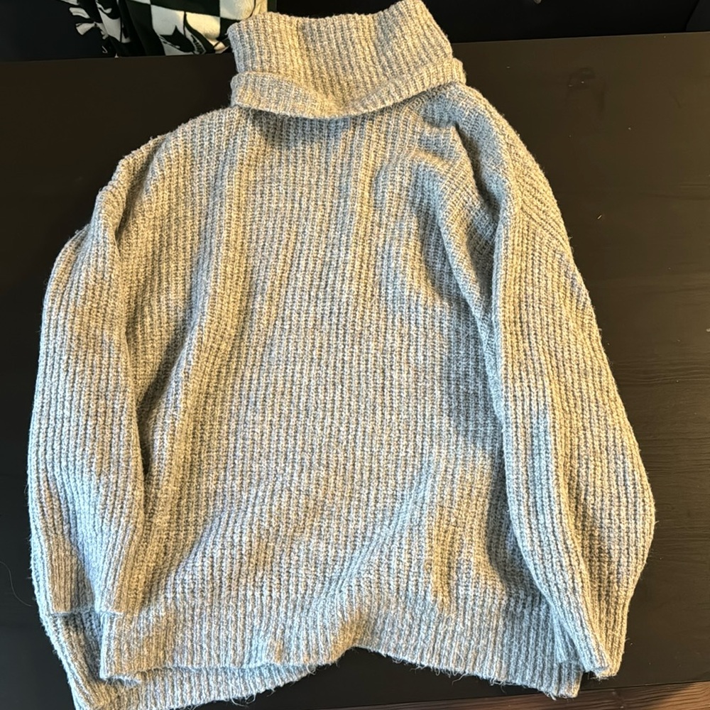 Lulus sweater